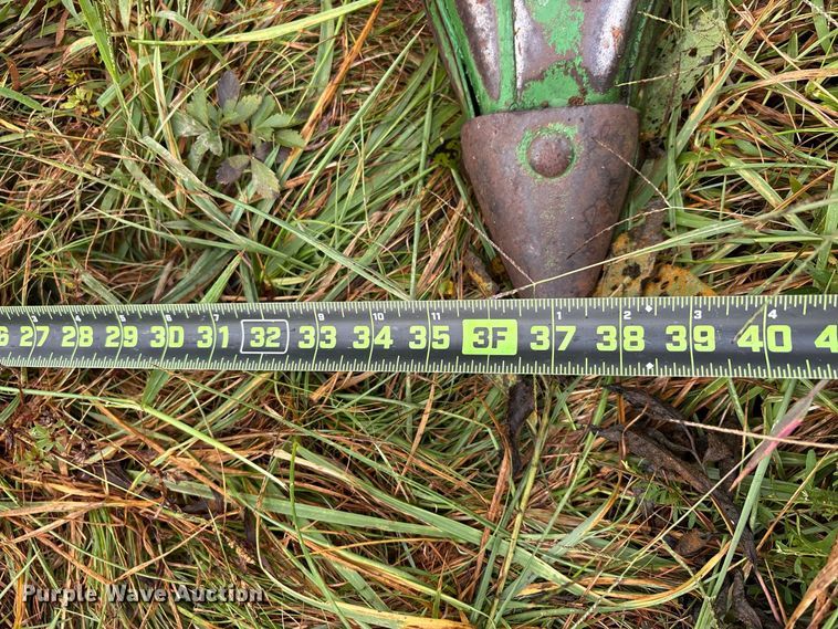 image for item ER3317 John Deere 444 corn head