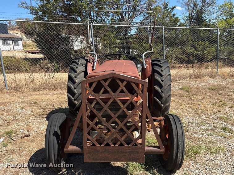 image for item ES8114 Massey-Ferguson 135 tractor