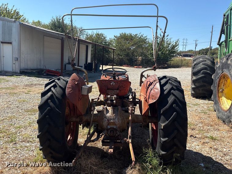 image for item ES8114 Massey-Ferguson 135 tractor