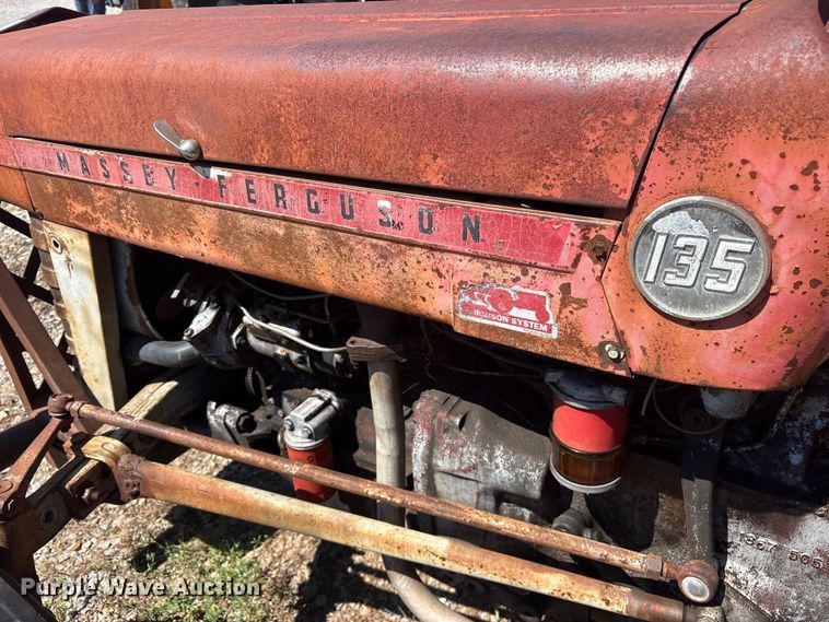image for item ES8114 Massey-Ferguson 135 tractor