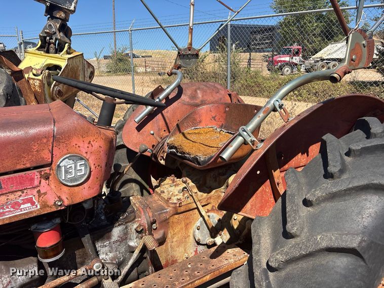 image for item ES8114 Massey-Ferguson 135 tractor