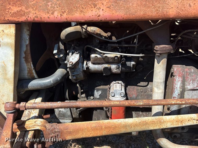 image for item ES8114 Massey-Ferguson 135 tractor
