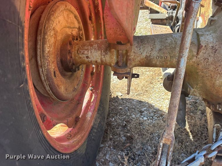 image for item ES8114 Massey-Ferguson 135 tractor