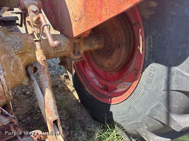 image for item ES8114 Massey-Ferguson 135 tractor