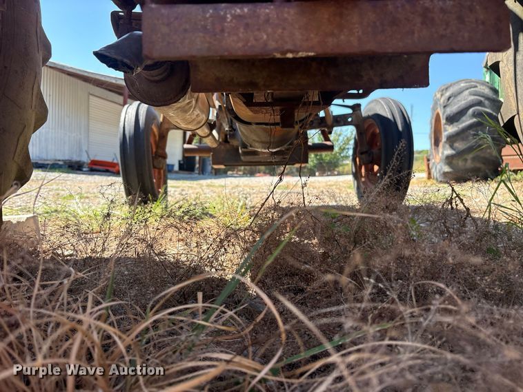 image for item ES8114 Massey-Ferguson 135 tractor