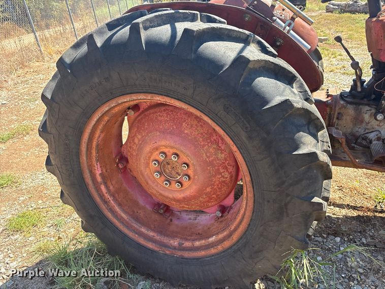 image for item ES8114 Massey-Ferguson 135 tractor