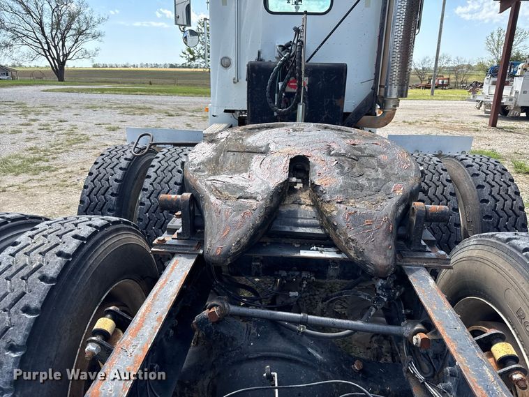 image for item EV6207 1996 Freightliner FLD semi truck