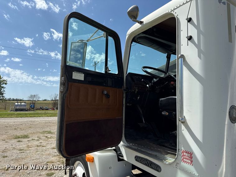 image for item EV6207 1996 Freightliner FLD semi truck