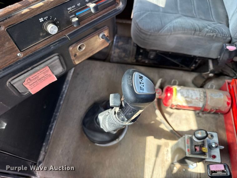 image for item EV6207 1996 Freightliner FLD semi truck