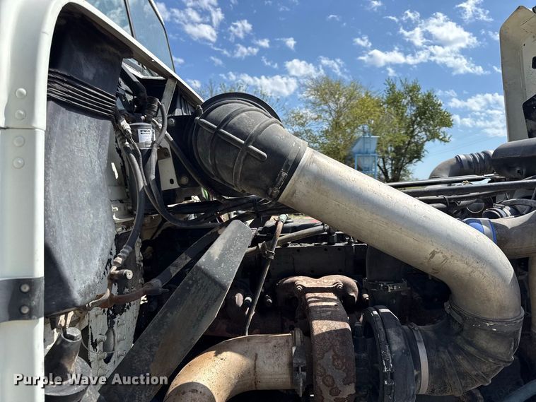 image for item EV6207 1996 Freightliner FLD semi truck