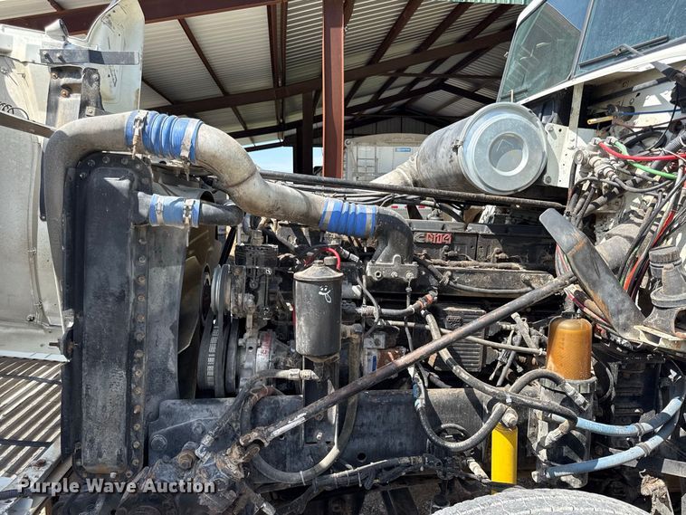 image for item EV6207 1996 Freightliner FLD semi truck