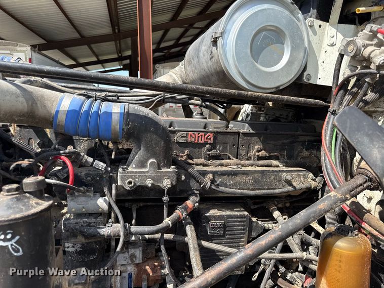 image for item EV6207 1996 Freightliner FLD semi truck