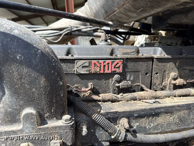 image for item EV6207 1996 Freightliner FLD semi truck