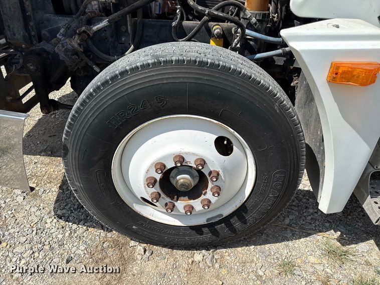 image for item EV6207 1996 Freightliner FLD semi truck