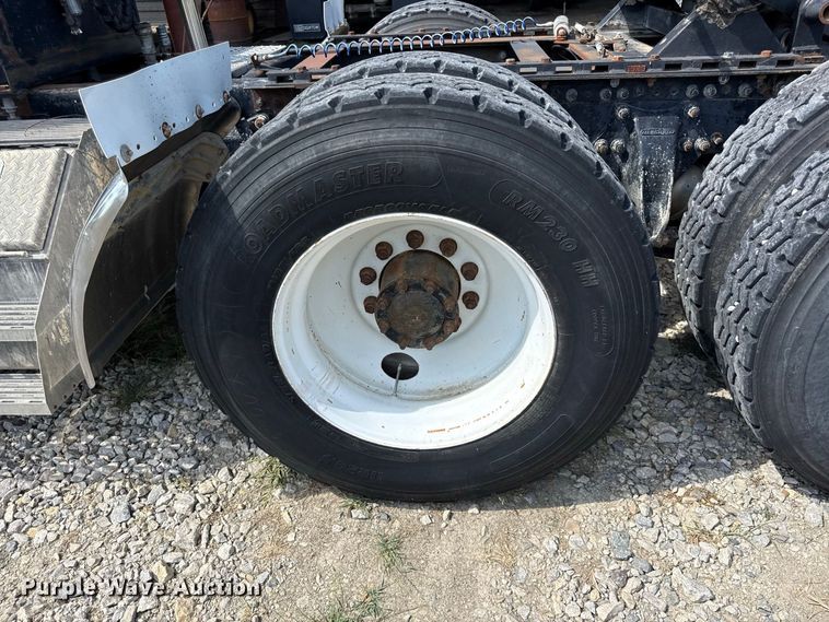 image for item EV6207 1996 Freightliner FLD semi truck