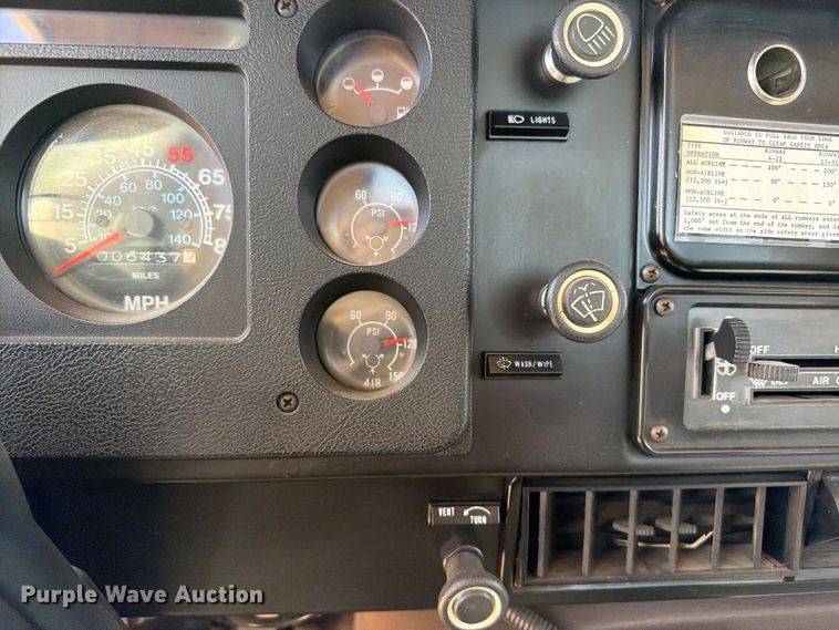 image for item EW4079 1986 International F-2574 applicator truck