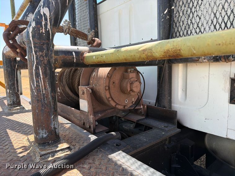 image for item EW4079 1986 International F-2574 applicator truck