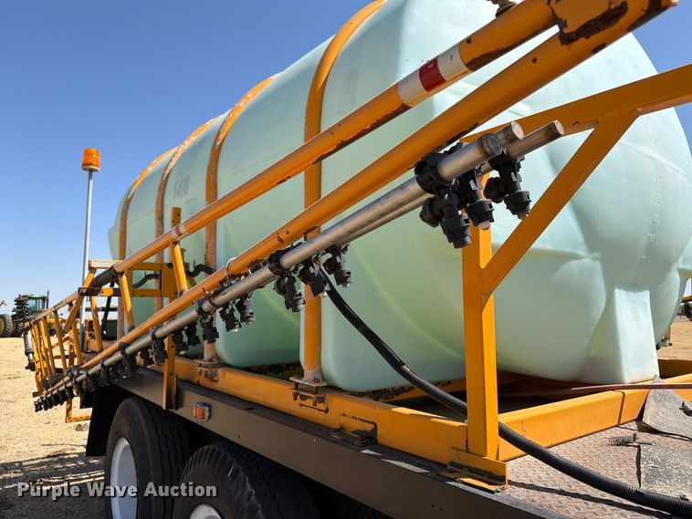 image for item EW4079 1986 International F-2574 applicator truck