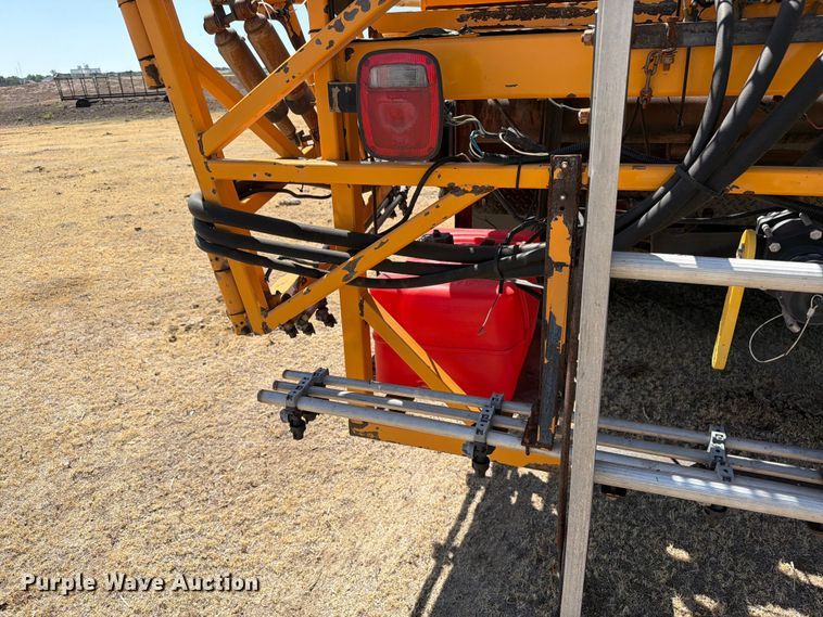 image for item EW4079 1986 International F-2574 applicator truck
