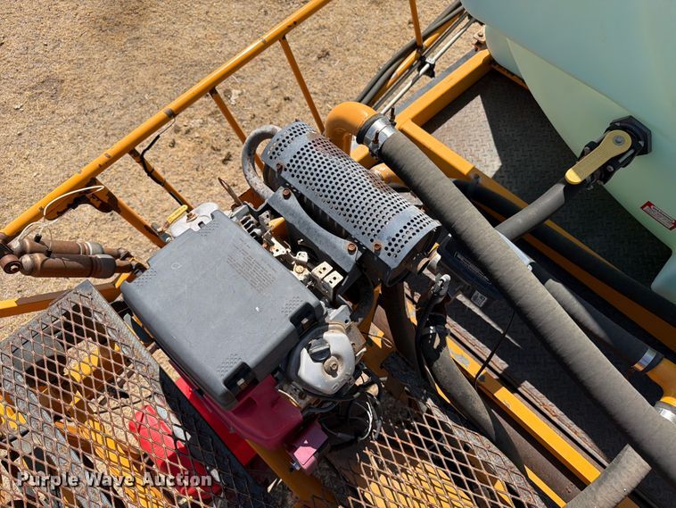 image for item EW4079 1986 International F-2574 applicator truck