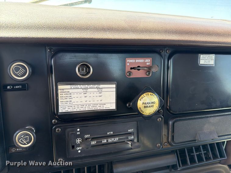 image for item EW4079 1986 International F-2574 applicator truck