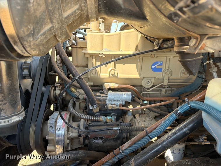 image for item EW4079 1986 International F-2574 applicator truck