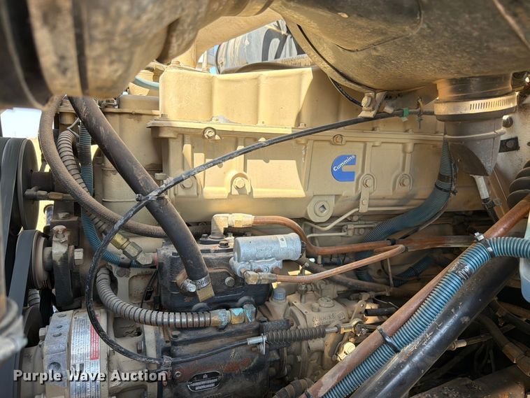 image for item EW4079 1986 International F-2574 applicator truck