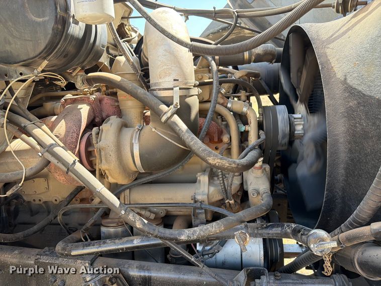 image for item EW4079 1986 International F-2574 applicator truck