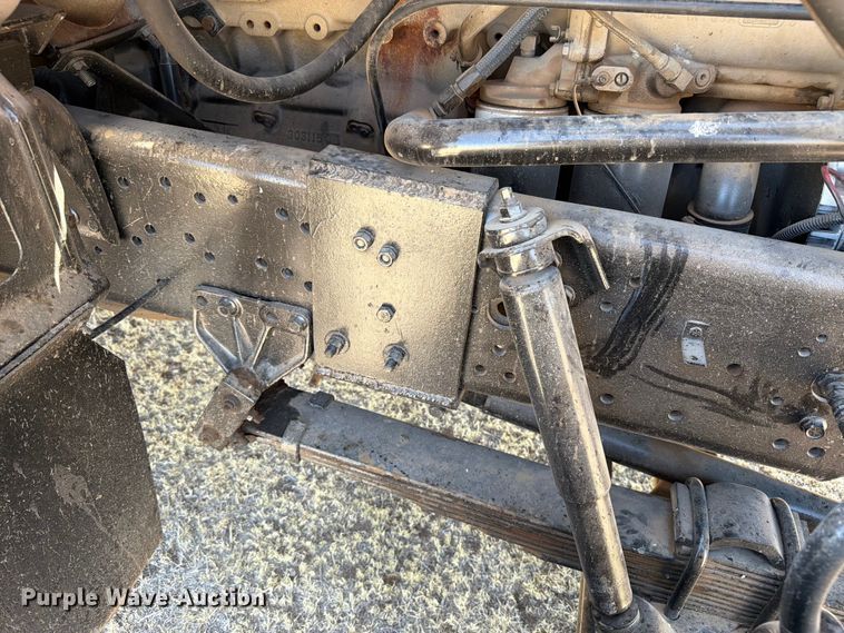image for item EW4079 1986 International F-2574 applicator truck