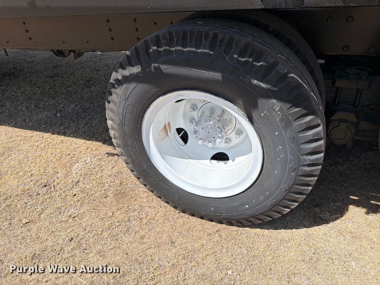 image for item EW4079 1986 International F-2574 applicator truck