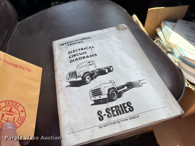 image for item EW4079 1986 International F-2574 applicator truck