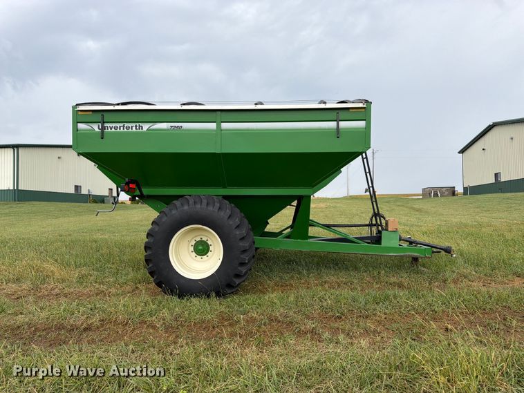 image for item EW5035 Unverferth 7250 grain cart