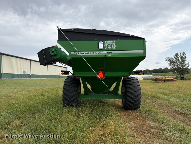 image for item EW5035 Unverferth 7250 grain cart