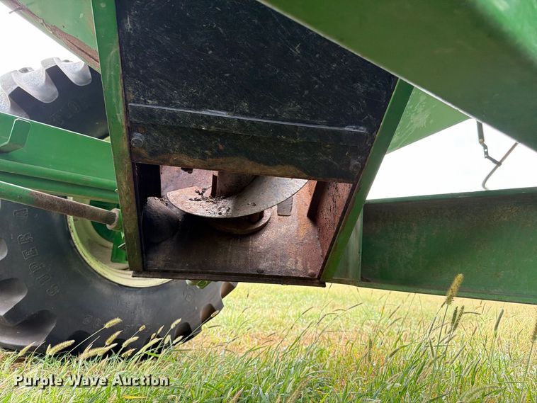 image for item EW5035 Unverferth 7250 grain cart