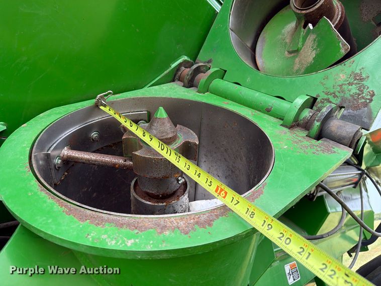 image for item EW5035 Unverferth 7250 grain cart