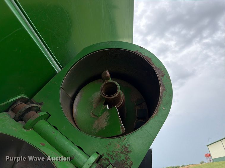 image for item EW5035 Unverferth 7250 grain cart