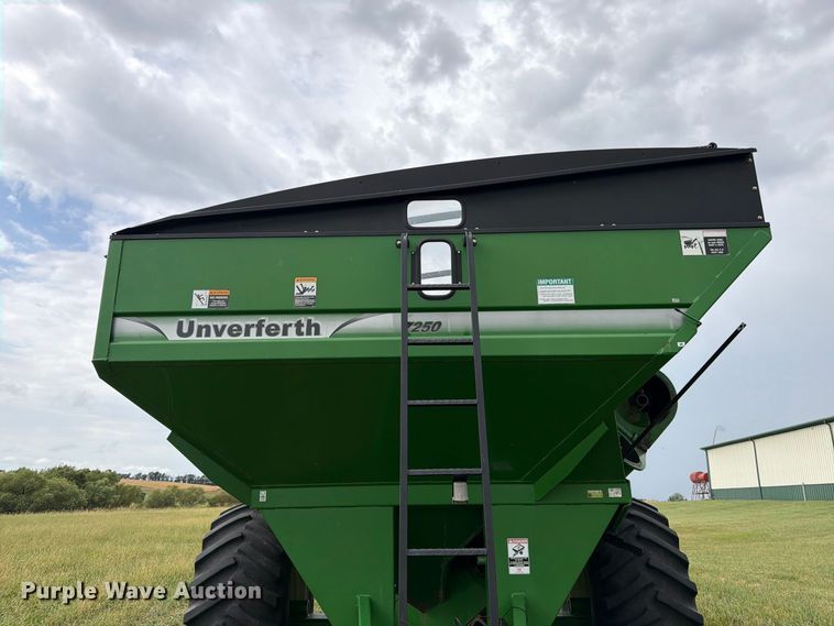 image for item EW5035 Unverferth 7250 grain cart