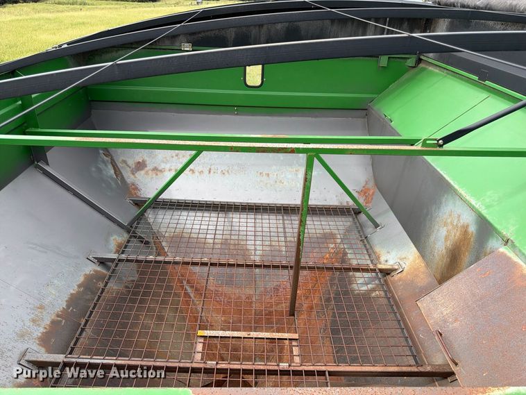 image for item EW5035 Unverferth 7250 grain cart