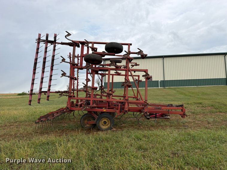 image for item EW5036 Sunflower 5331-27 field cultivator