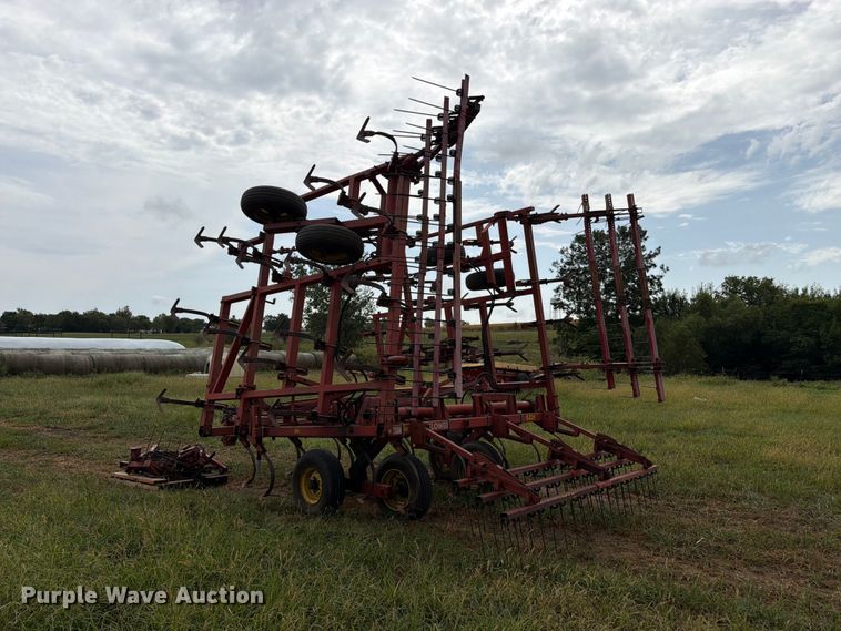 image for item EW5036 Sunflower 5331-27 field cultivator