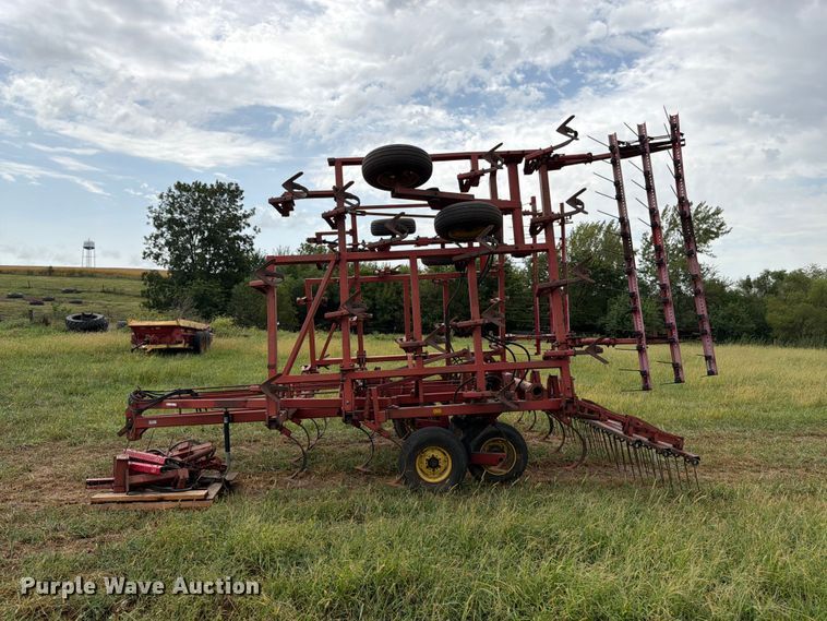 image for item EW5036 Sunflower 5331-27 field cultivator