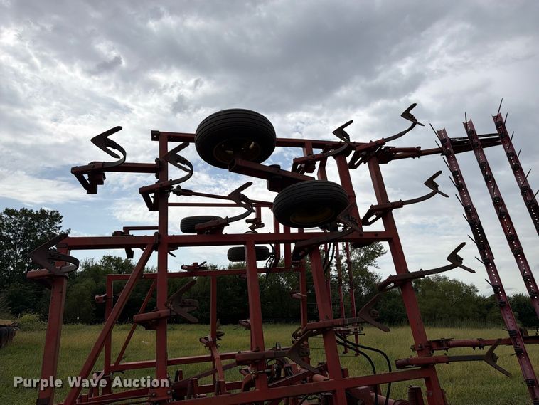 image for item EW5036 Sunflower 5331-27 field cultivator