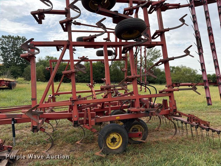 image for item EW5036 Sunflower 5331-27 field cultivator