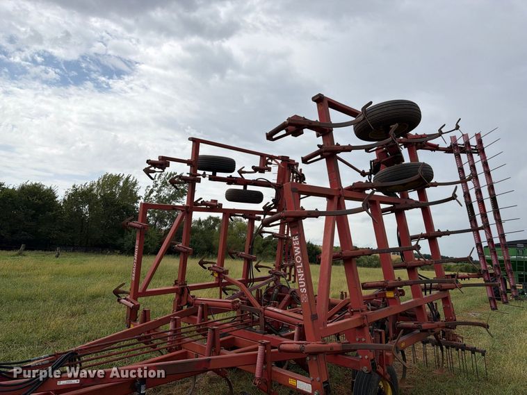 image for item EW5036 Sunflower 5331-27 field cultivator