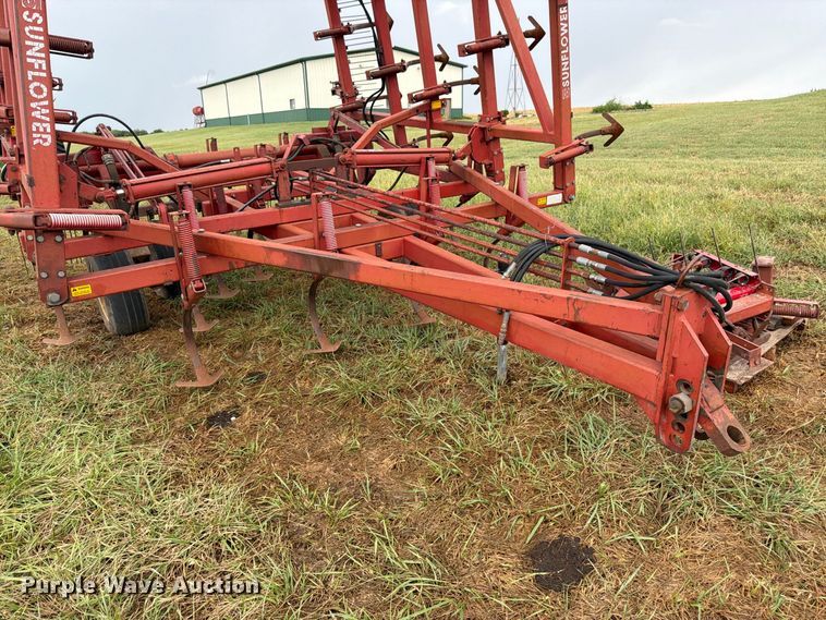 image for item EW5036 Sunflower 5331-27 field cultivator