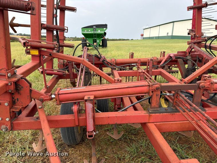 image for item EW5036 Sunflower 5331-27 field cultivator