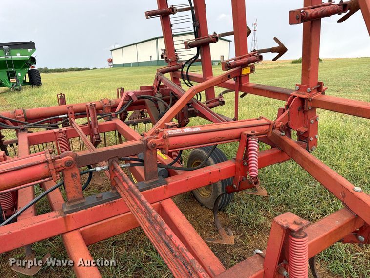 image for item EW5036 Sunflower 5331-27 field cultivator