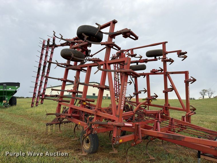 image for item EW5036 Sunflower 5331-27 field cultivator