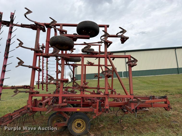 image for item EW5036 Sunflower 5331-27 field cultivator