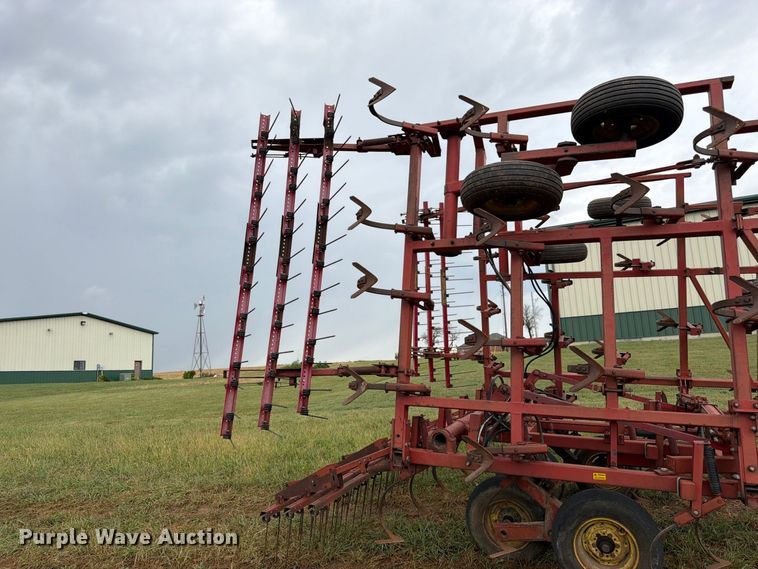 image for item EW5036 Sunflower 5331-27 field cultivator